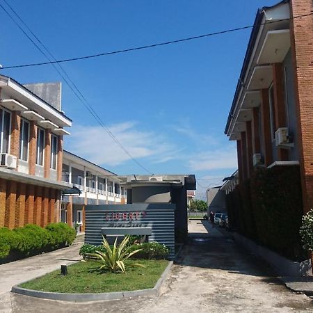 Liberty Homestay Parit  외부 사진
